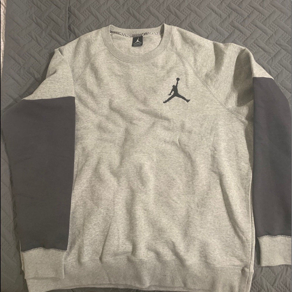 Men’s sweater featuring front Jordan logo